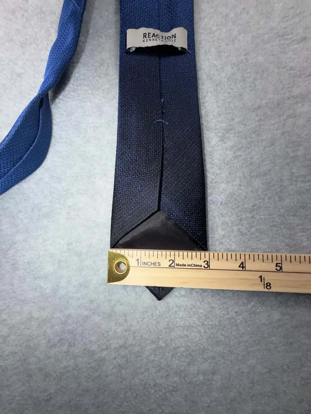 Kenneth Cole Reaction Men's Navy Blue Textured 100% Silk Necktie